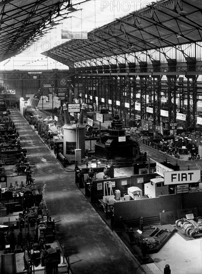 vue du pavillon de la mécanique à la foire de milan, 1920