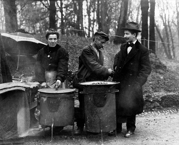 italie, milan, chestnut hawkers, 1910