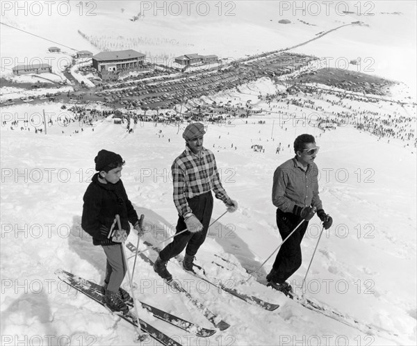 moyen-orient, iran, vue d'une partie de la province de tehran, 1962