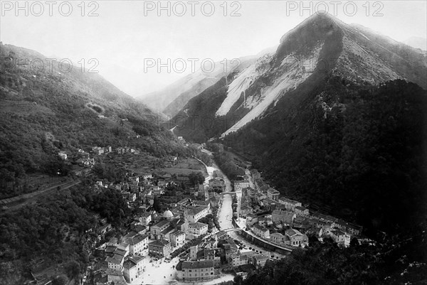 europe, italie, toscane, lucca, seravezza, panorama de la ville, 1908