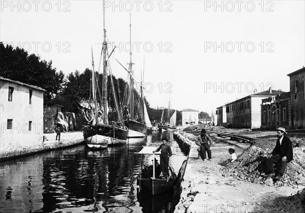 europe, italie, toscane, quai de viareggio, 1920