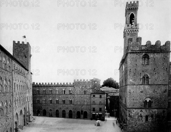 europe, italie, toscane, la place à volterra, 1910 1920