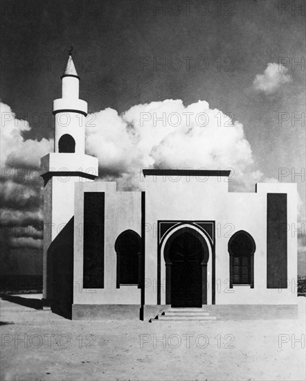 afrique, libye, vue d'une mosquée près de bengasi, 1920 1930