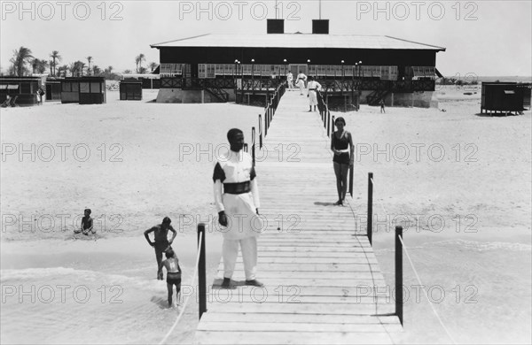 afrique, libye, bengali, chalet municipal sur la plage de giuliana, 1930