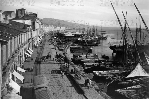 italie, sicile, messine, corso vittorio emanuele avec la marine, 1900