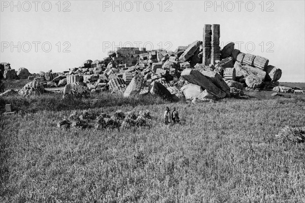 italie, sicile, selinunte, les vestiges du temple de juno, 1900 1910