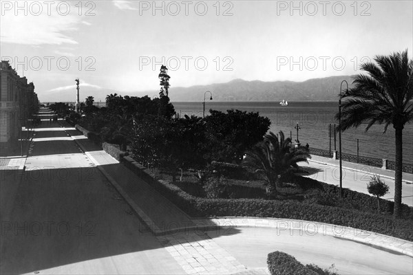 europa, italie, calabre, reggio calabre, vue du front de mer, 1920 1930