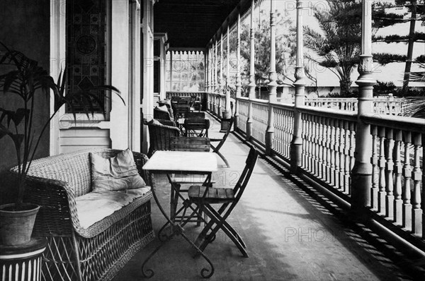 espagne, archipel des canaries, las palmas, véranda de l'hôtel metropole en bord de mer, 1920 1930