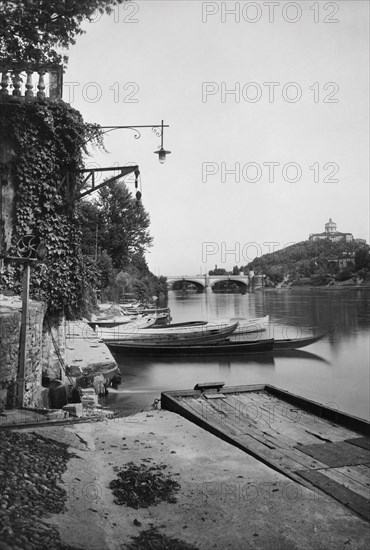 europe, italie, turin, section du fleuve po avec la montagne des Capucins, 1910 1920