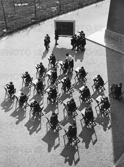 europe, italie, turin, colonie permanente 3 janvier, leçon en plein air, 1930