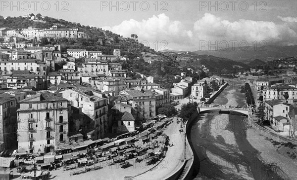 europe, italie, calabre, cosenza, vue de la ville, 1950