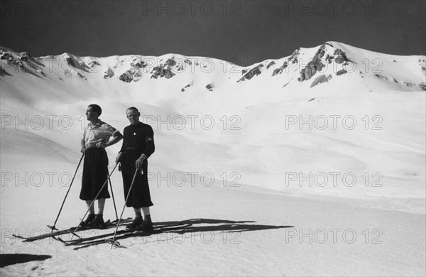 europe, italie, abruzzes, ovindoli, l'amphithéâtre du mont magnolo, 1920 1930