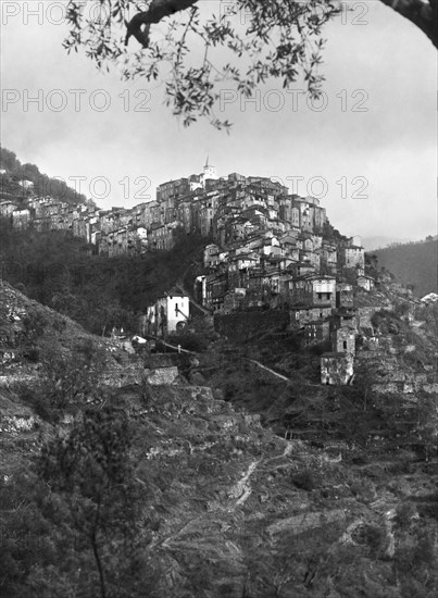 Panorama d'apricale, ligurie, Italie