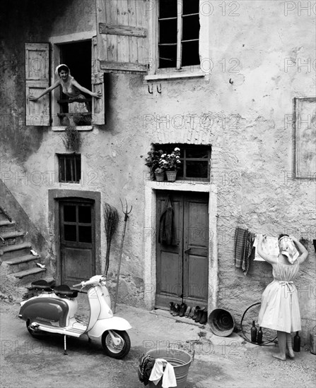 lambretta dans une cour, 1960