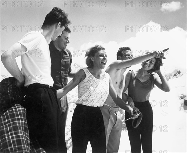 jeunes gens dans les montagnes, 1965