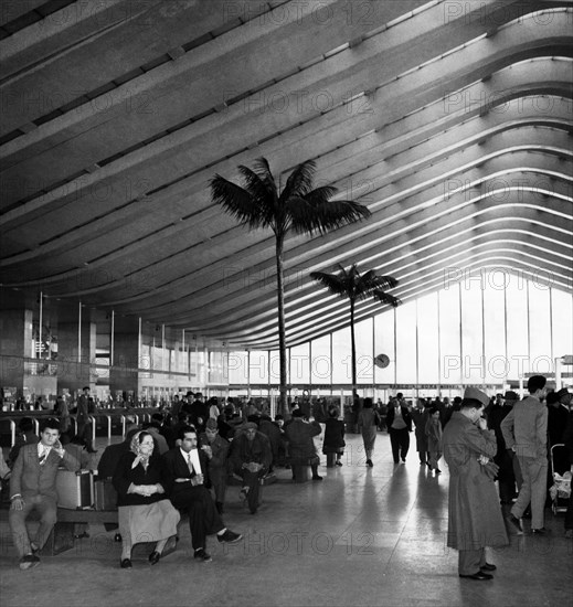 Rome. atrium and ticket office of the termini station. 1960