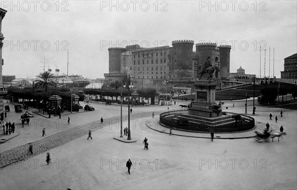 Maschio Angioino. Piazza Municipio. Naples. Campania. Italy 1950