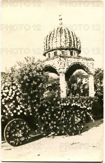 Ball of flowers in Nice.