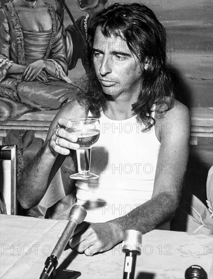 Alice Cooper.