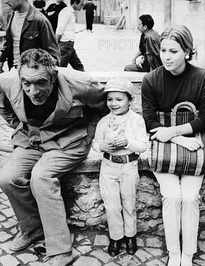 Anthony Quinn With Son Lorenzo And Wife Jolanda Addolori.