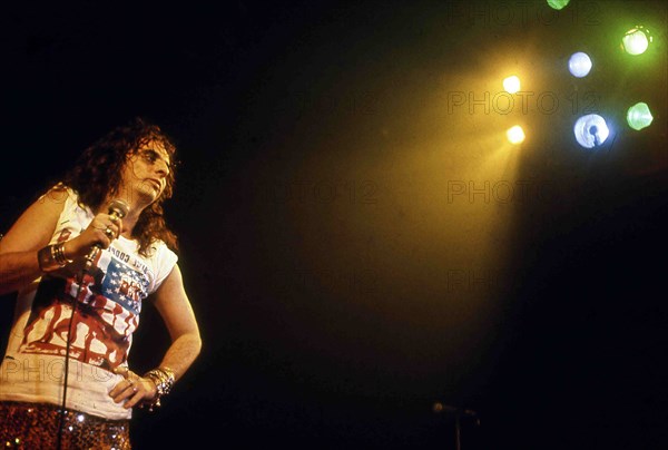 Alice Cooper.