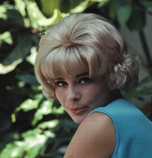 Elke Sommer.