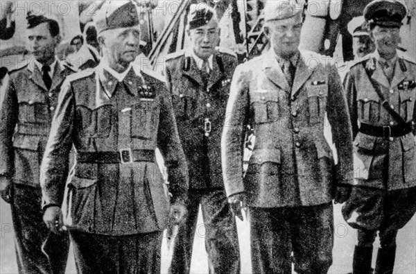 Pietro badoglio with the commander eisenhower for the signature of the armistice and the entry into the war of italy against germany, with their lord gort, arthur william tedder, the general english mac farlane, cunnigham and the general english alexander, malta September 1943