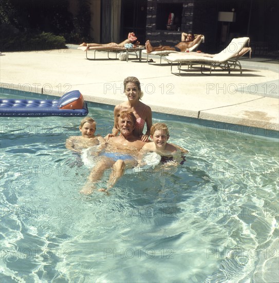 Kirk douglas and family