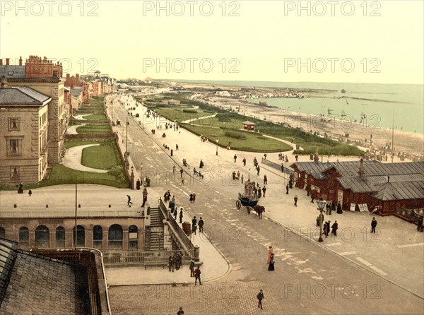 The promenade and lakes.