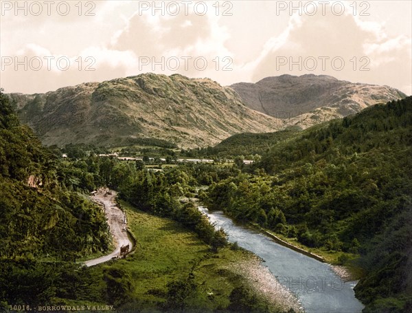 Borrowdale valley seen from Bowder Stone.