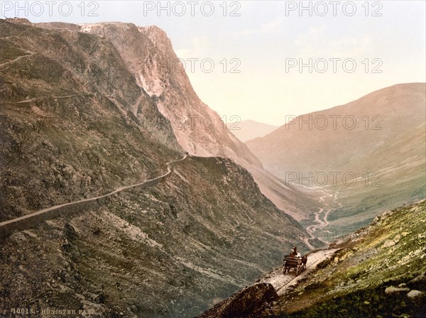 Honister Pass or Honister Hause.