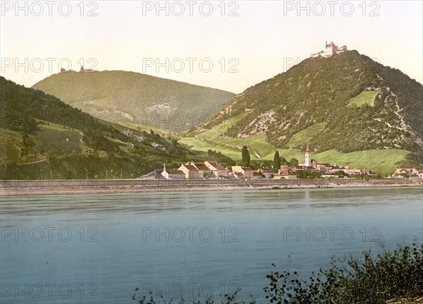 Kahlenberg and Leopoldsberg near Vienna.