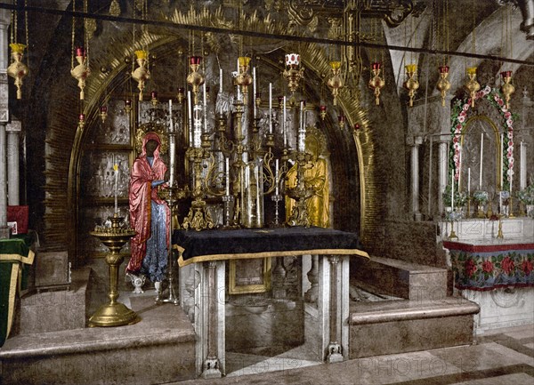 The Calvary and the greek altar.