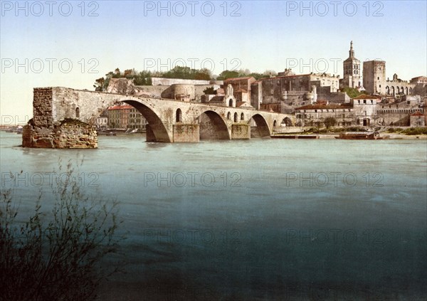 The Pont Saint-Benezet bridge