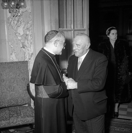 Monsignore Philippe Bernardini with former member of Federal Council Rudolf Minger.