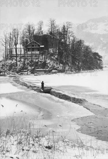 Frozen Lauerzersee, Ferry to Schwanau.