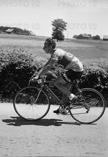 Hans Nötzli, Swiss Champion in the Street race for amateurs, 1945.