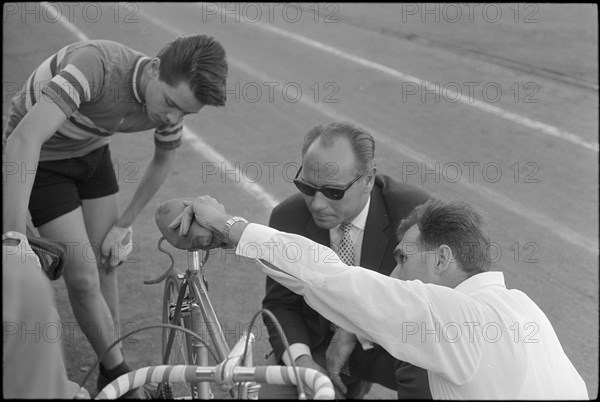 Hugo Koblet coaching young cycle racers 1962.