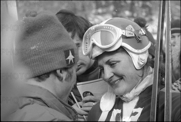 Skiing WC Val Gardena 1970: Annerv?sli Zryd with husband Bruno.