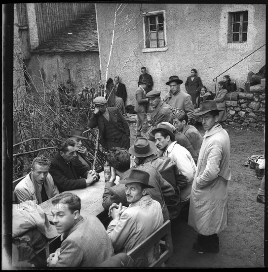 Italian refugees; 1944.