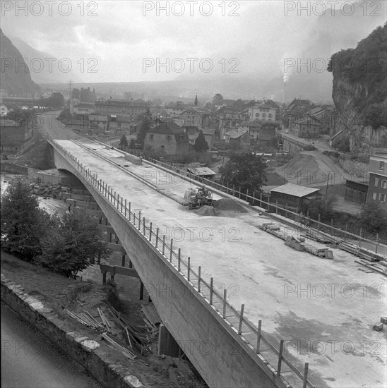 Bridge under construction in Saint-Maurice; 1957.