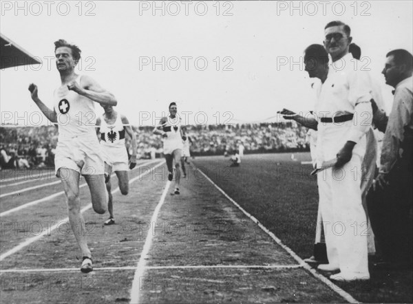 International meeting Switzerland-Germany 1934, 800m: Swiss Martin wins.