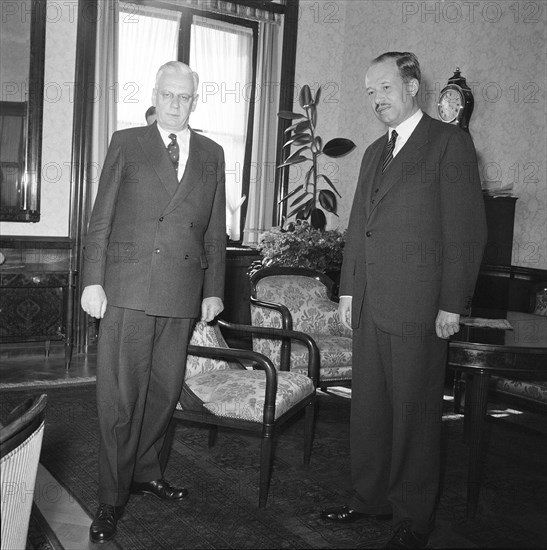 Federal President Feldmann welcomes Prince Franz Josef of Liechtenstein, 1956.