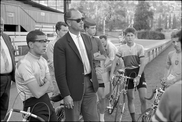 Hugo Koblet coaching young cycle racers 1962.