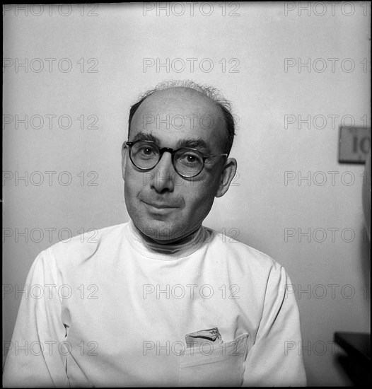 Prof. Dr. med. Hans Goldmann, 1946.