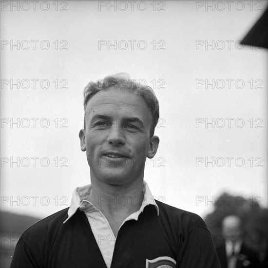 John McKenzie, scottish football player, 1954 .