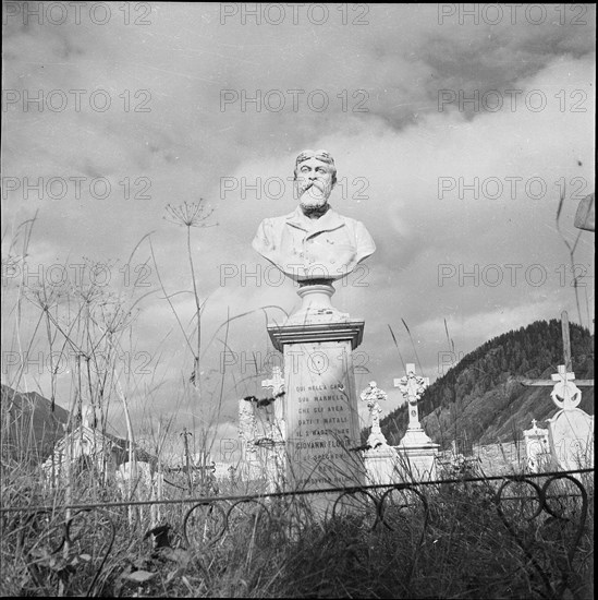 Marmorera,  bust in cemetery around 1953.