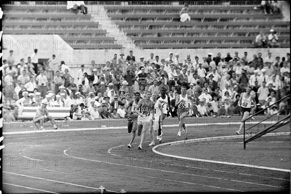 Rome 1960: 4x400m relay, heat 2., USA win.