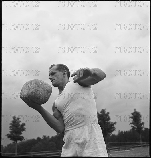 Ernst Marti, Swiss-style wrestler, around 1950 .