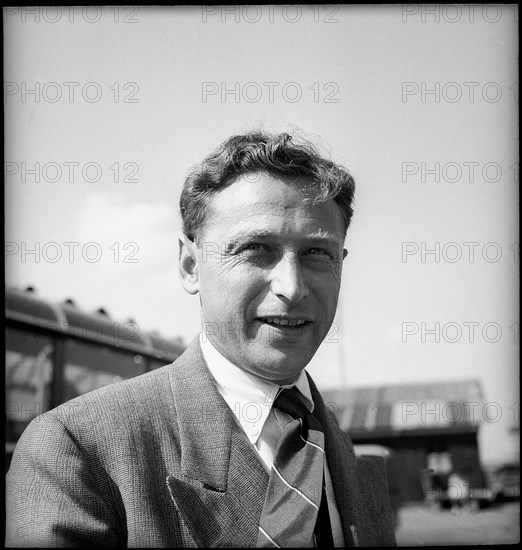 Arrival of George F. Davidson at the airport of Zurich Kloten in 1949.